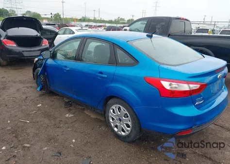 2012 Ford Focus Se z USA, uszkodzony, nr VIN 1FAHP3F23CL447469